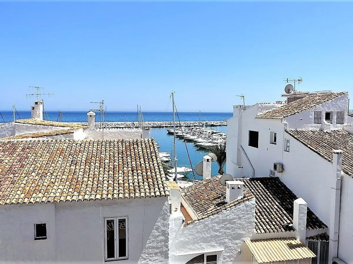2 Bedroom Middle Floor Apartment in Puerto Banús