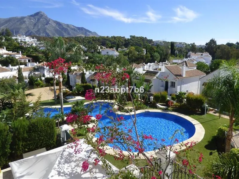 2 Bedroom Ground Floor Apartment in Nueva Andalucía
