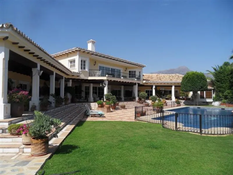 8 Bedroom Detached Villa in La Quinta