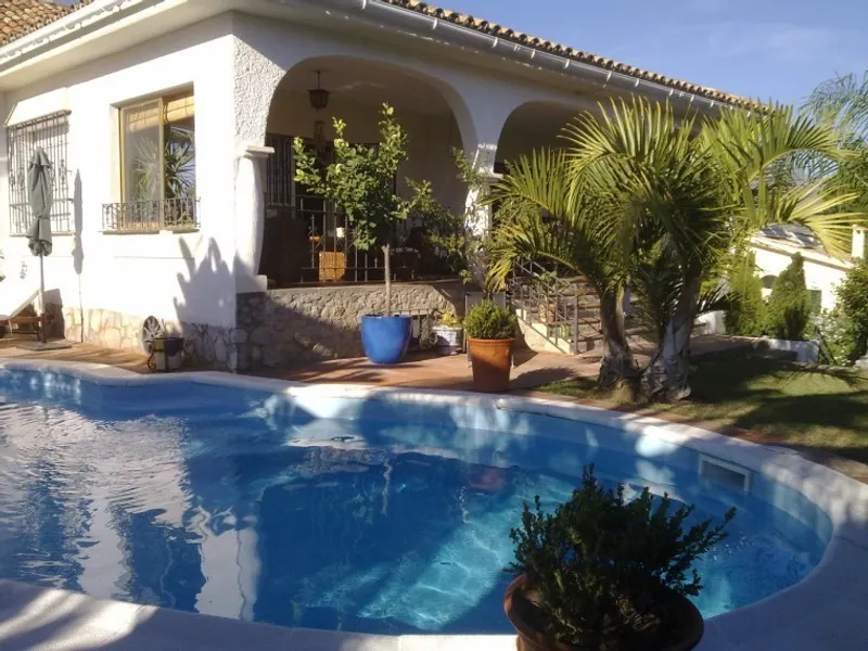 7 Bedroom Detached Villa in Nueva Andalucía