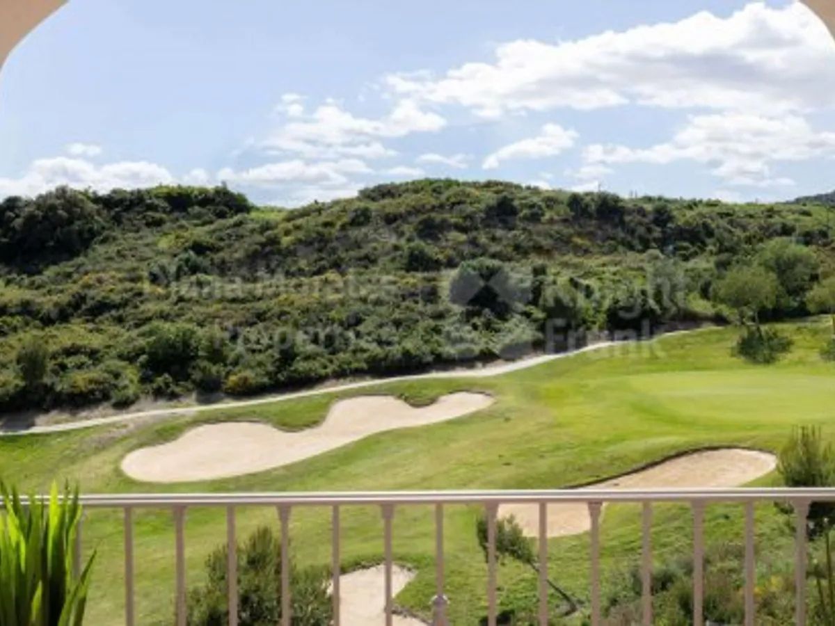 Estepona West, Renovated townhouse in a frontline golf setting in western Estepona