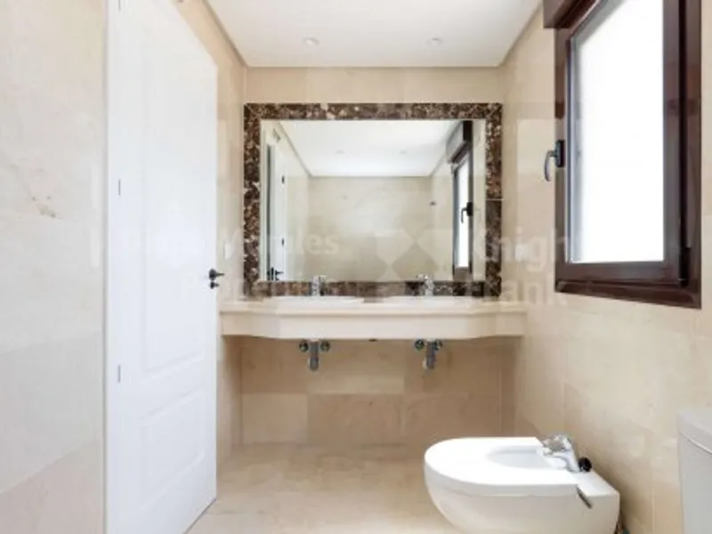 Estepona West, Renovated townhouse in a frontline golf setting in western Estepona