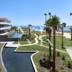 Beachfront apartment for sale in The Edge, Estepona 3