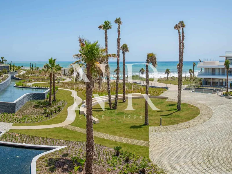 Beachfront apartment for sale in The Edge, Estepona