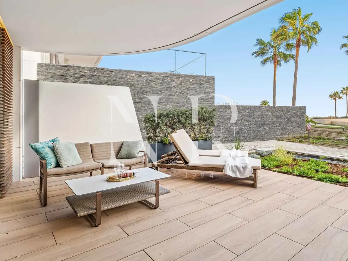 Beachfront apartment for sale in The Edge, Estepona