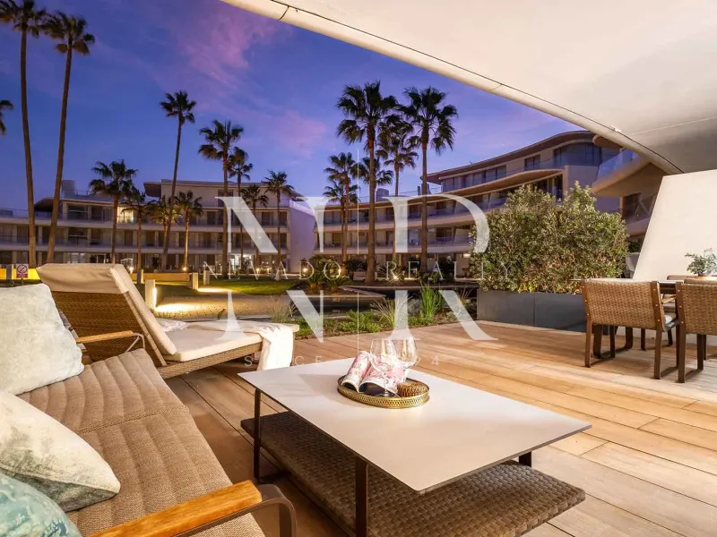 Beachfront apartment for sale in The Edge, Estepona