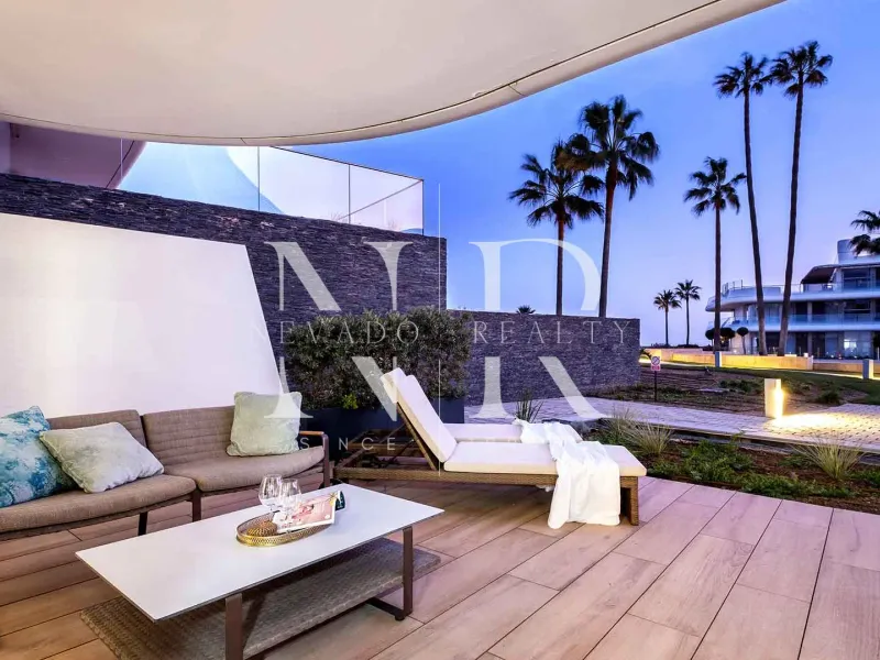 Beachfront apartment for sale in The Edge, Estepona