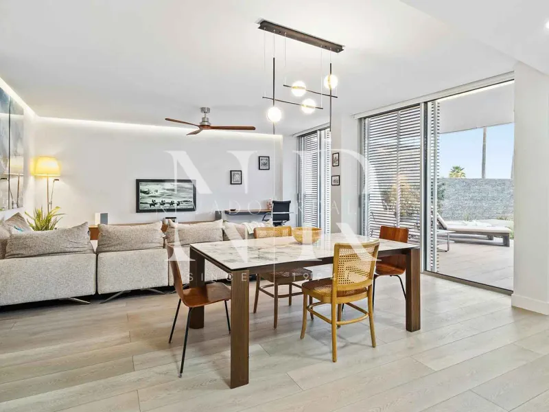 Beachfront apartment for sale in The Edge, Estepona