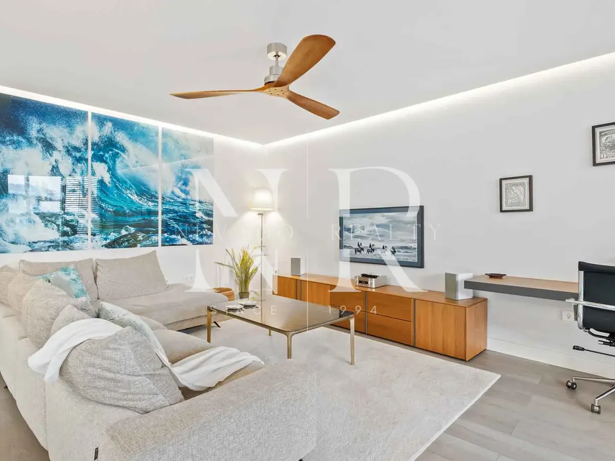 Beachfront apartment for sale in The Edge, Estepona