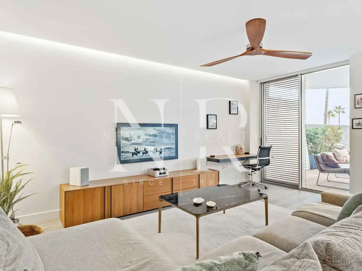 Beachfront apartment for sale in The Edge, Estepona