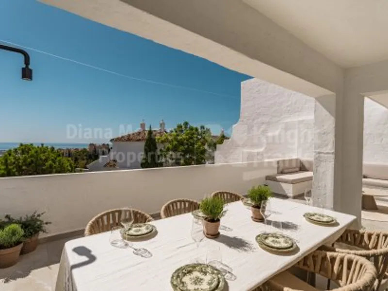 Las Colinas de Marbella, Hillside House, wonderful views in a private and secure community
