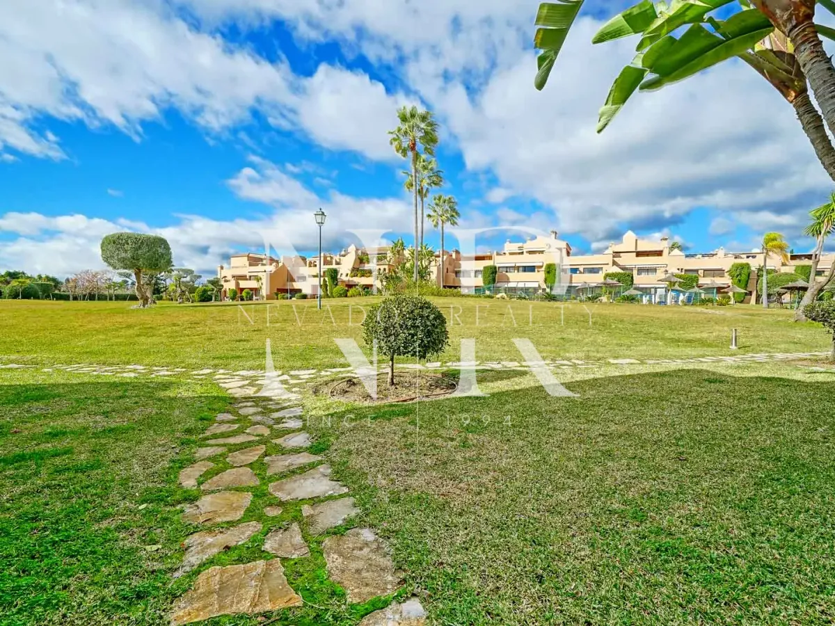 Apartment in La Cartuja Golf Estepona for sale