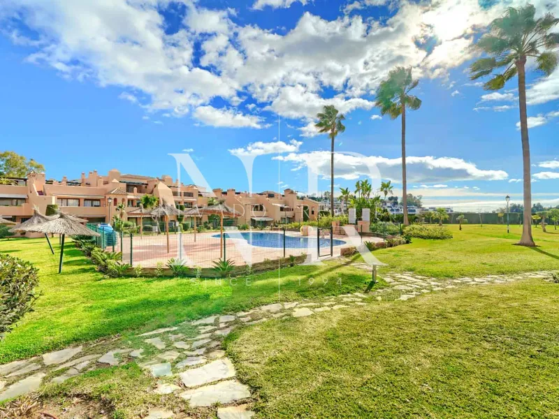 Apartment in La Cartuja Golf Estepona for sale