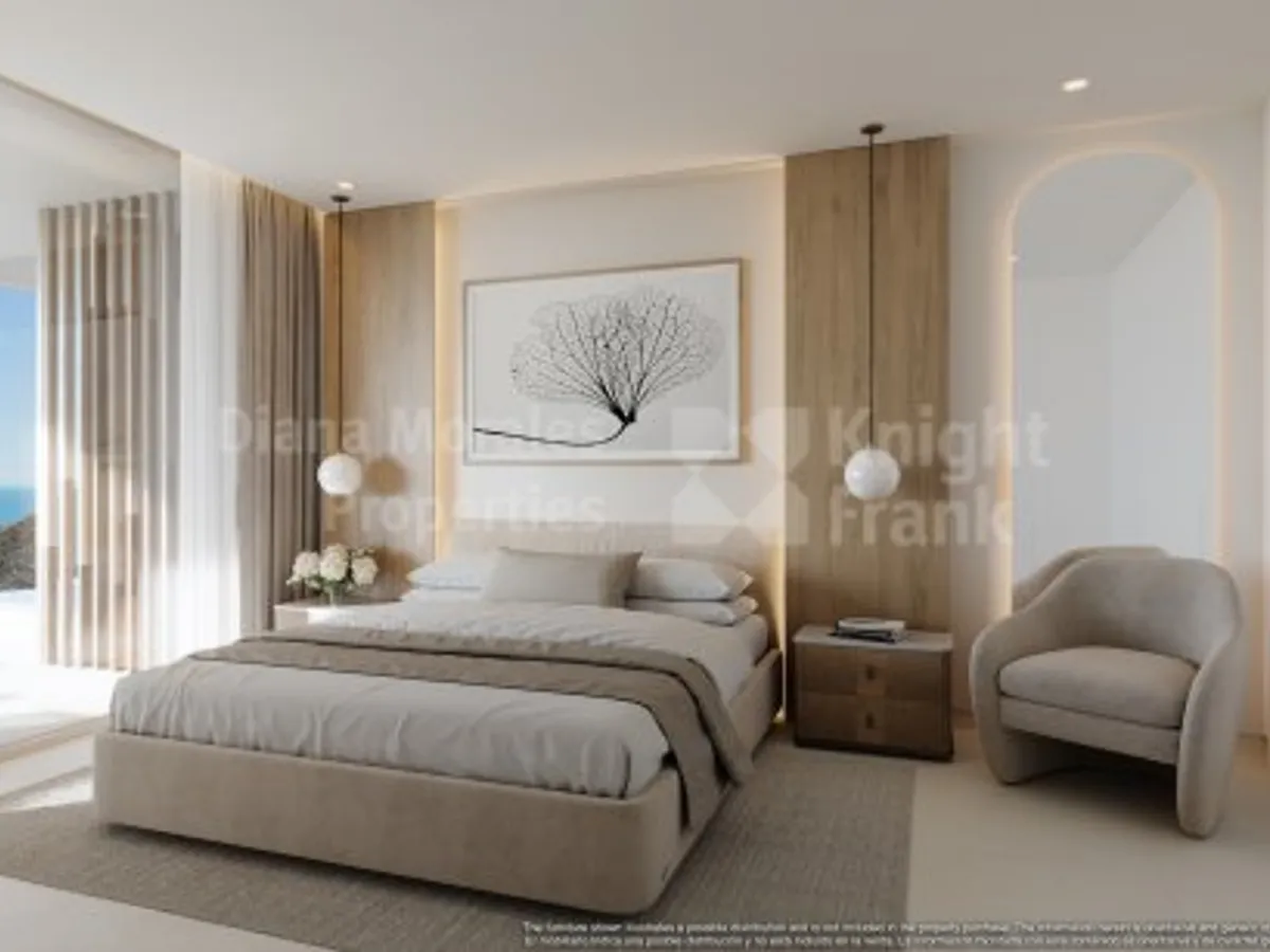 First-floor three-bedroom apartment with sea views in Real de la Quinta