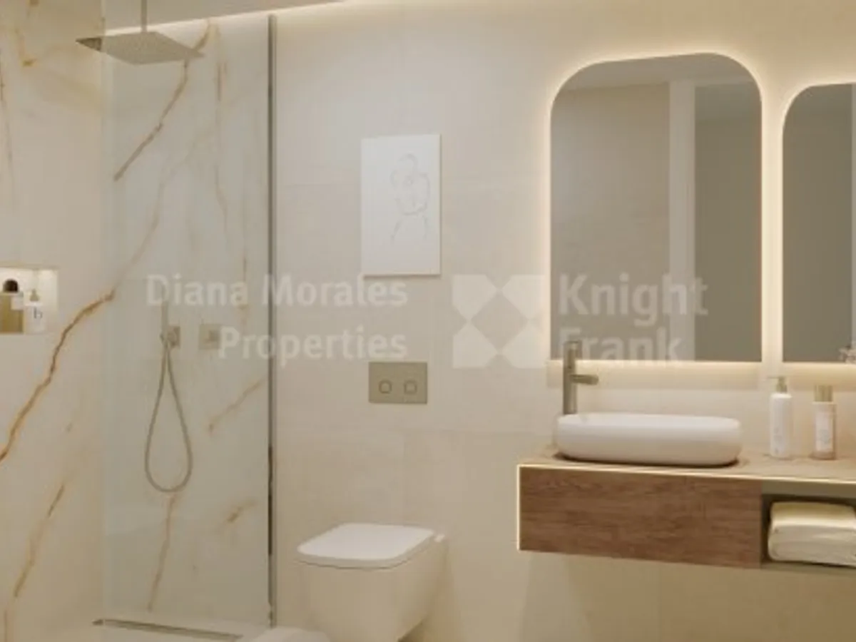 First-floor three-bedroom apartment with sea views in Real de la Quinta