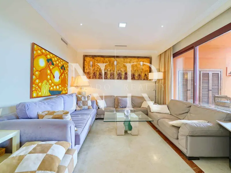Penthouse in Gran Bahía on the beachfront for sale