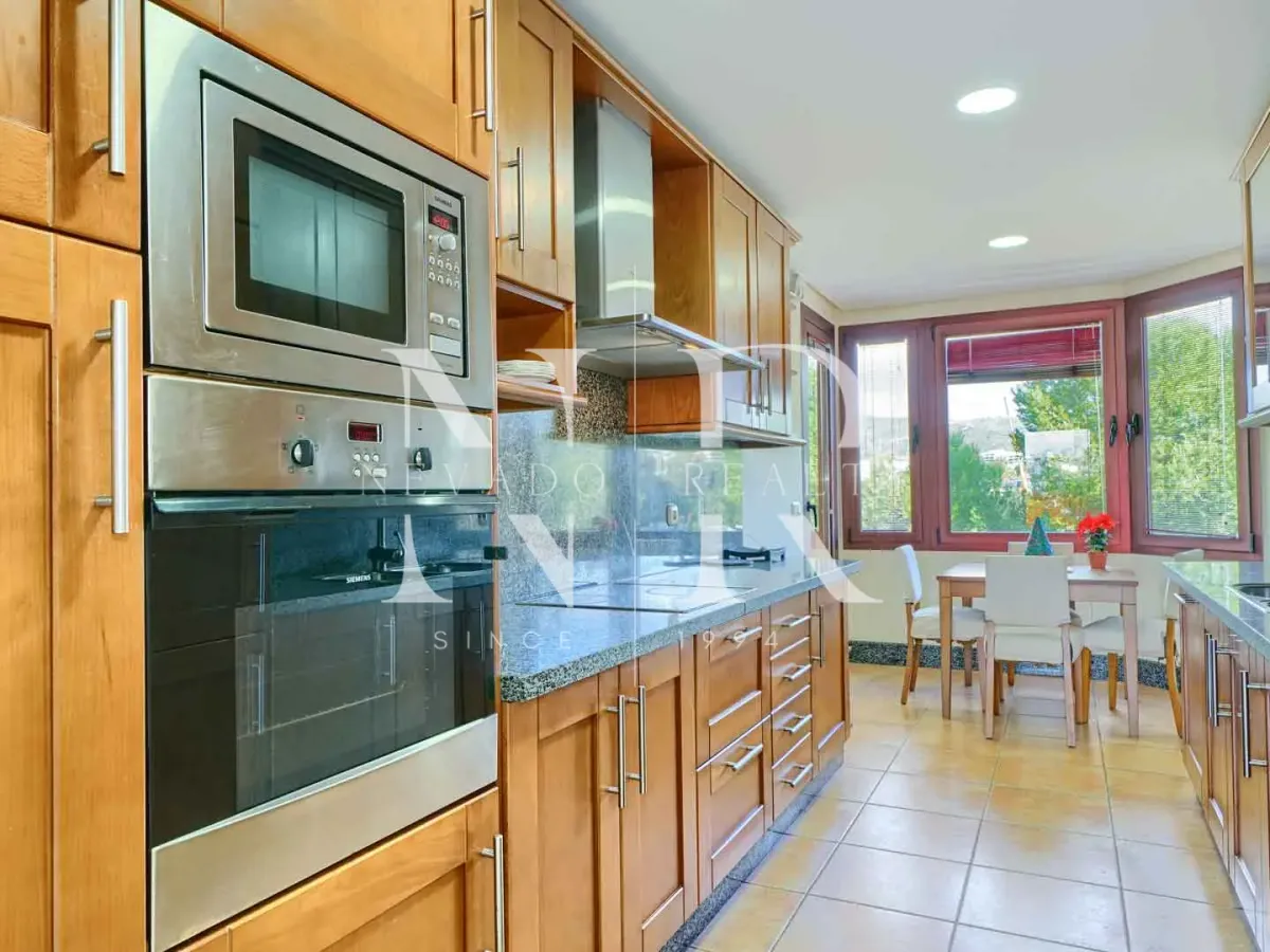 Penthouse in Gran Bahía on the beachfront for sale