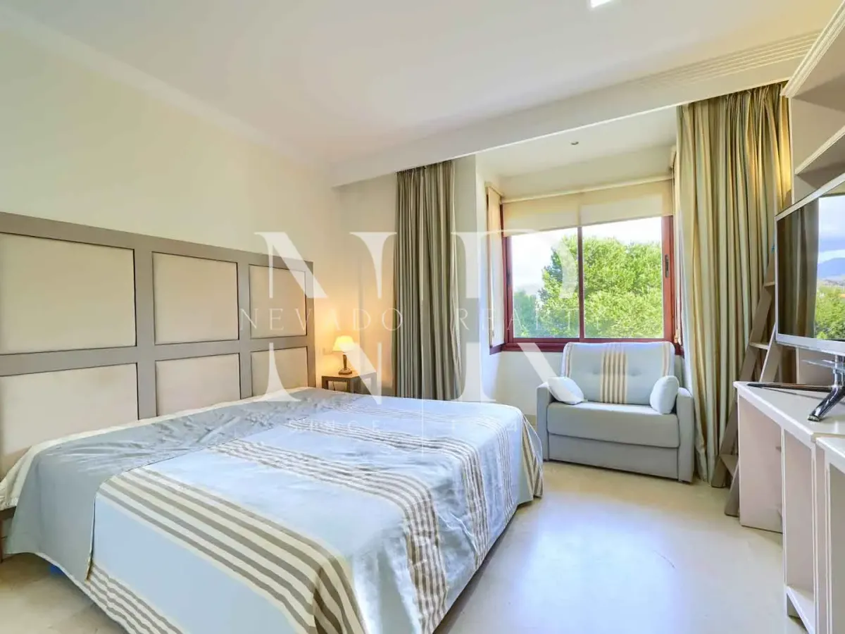 Penthouse in Gran Bahía on the beachfront for sale