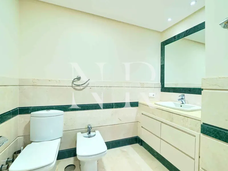 Penthouse in Gran Bahía on the beachfront for sale