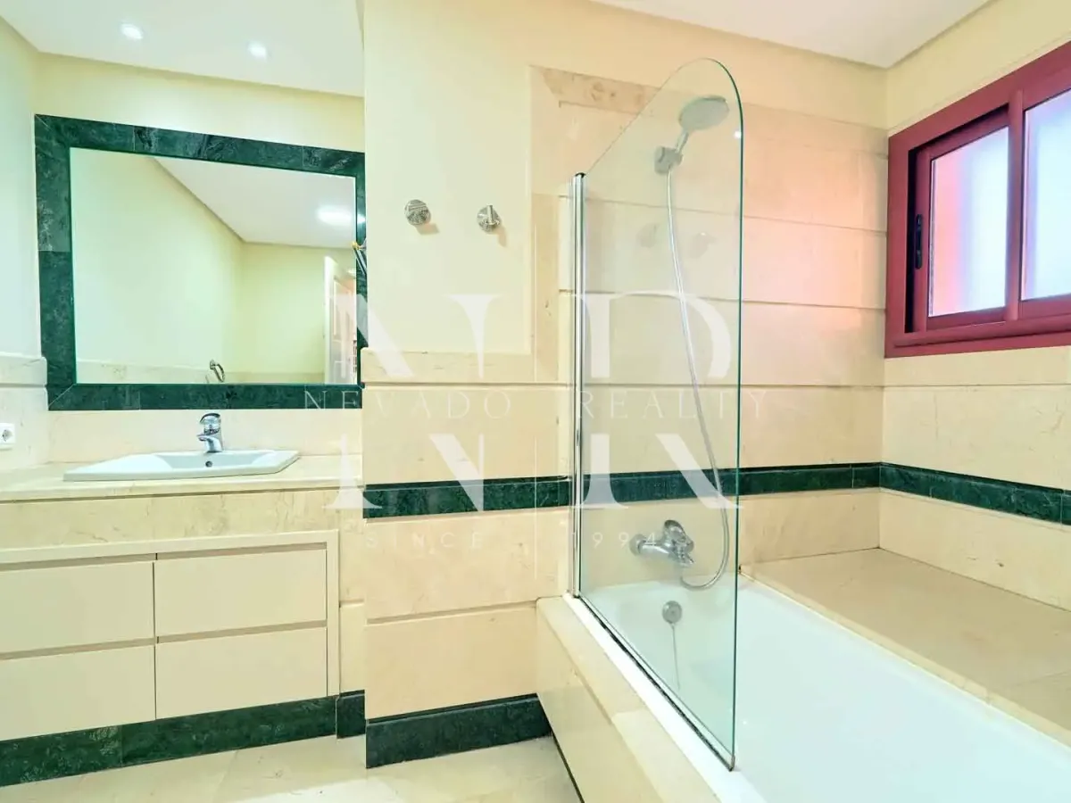 Penthouse in Gran Bahía on the beachfront for sale