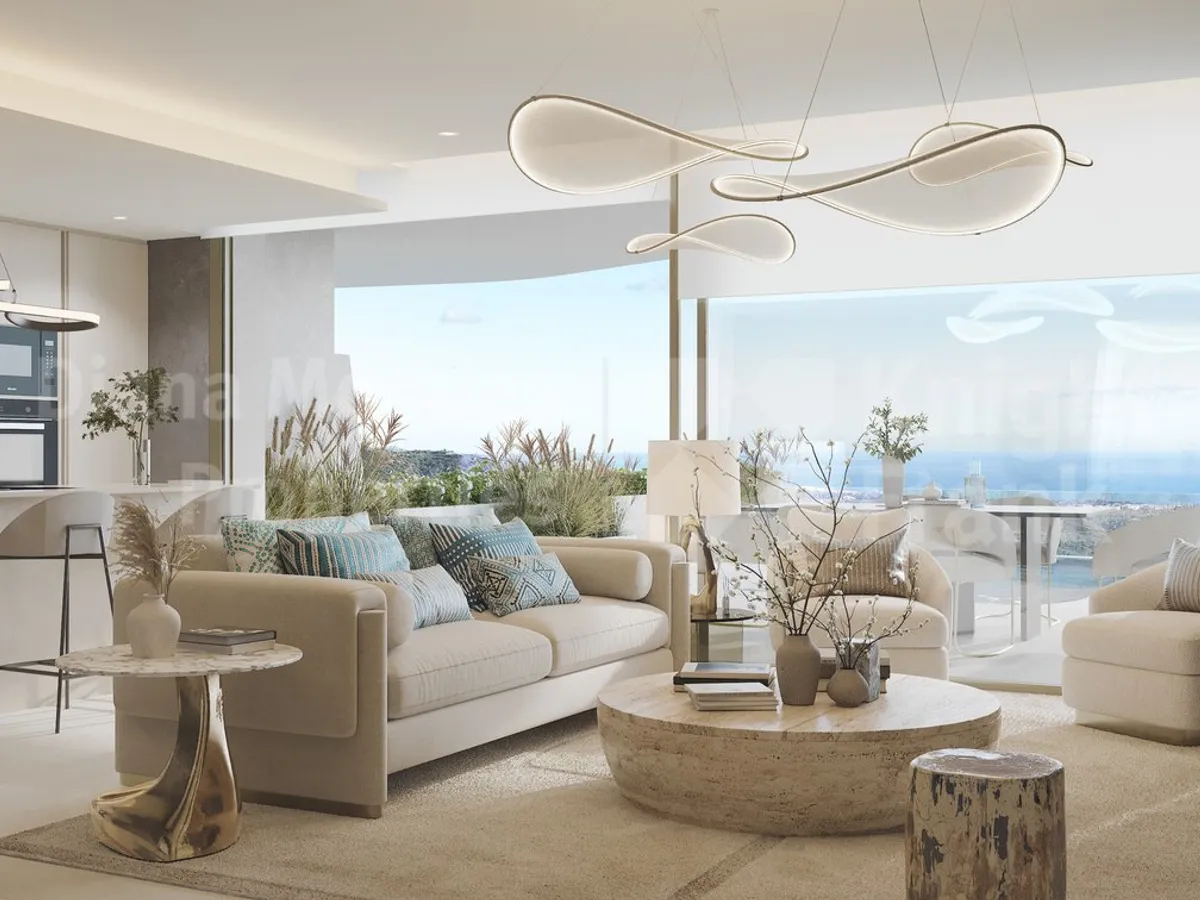 Three-bedroom penthouse with solarium and sea views in Real de la Quinta