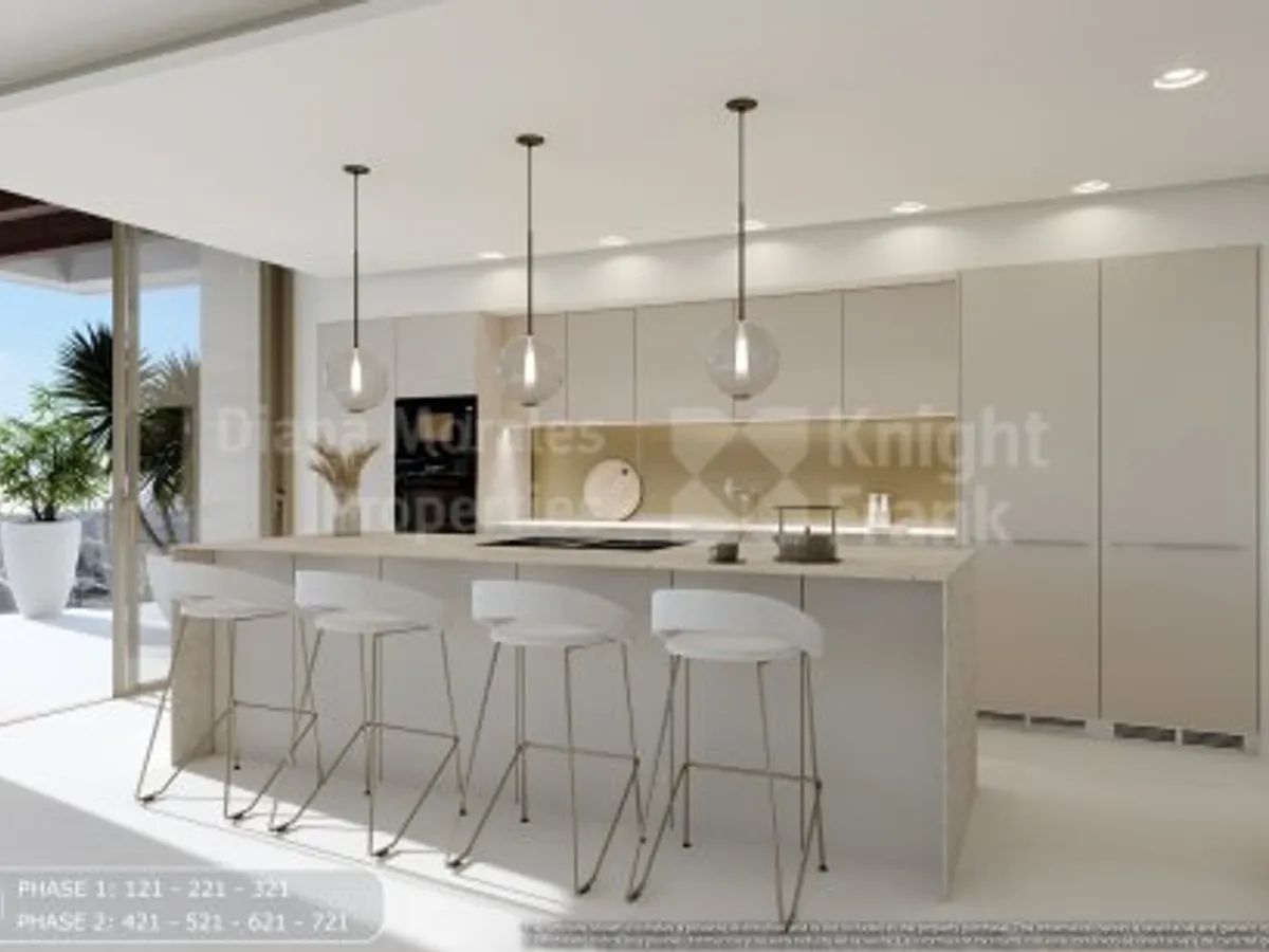 Three bedroom penthouse with a private pool in El Real de la Quinta