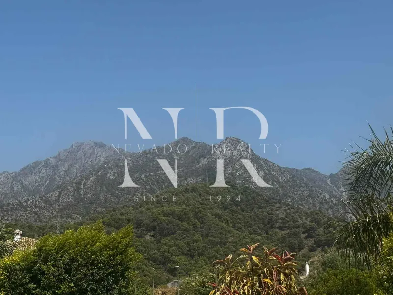 Plot in the Xarblanca residential area with panoramic sea views for sale