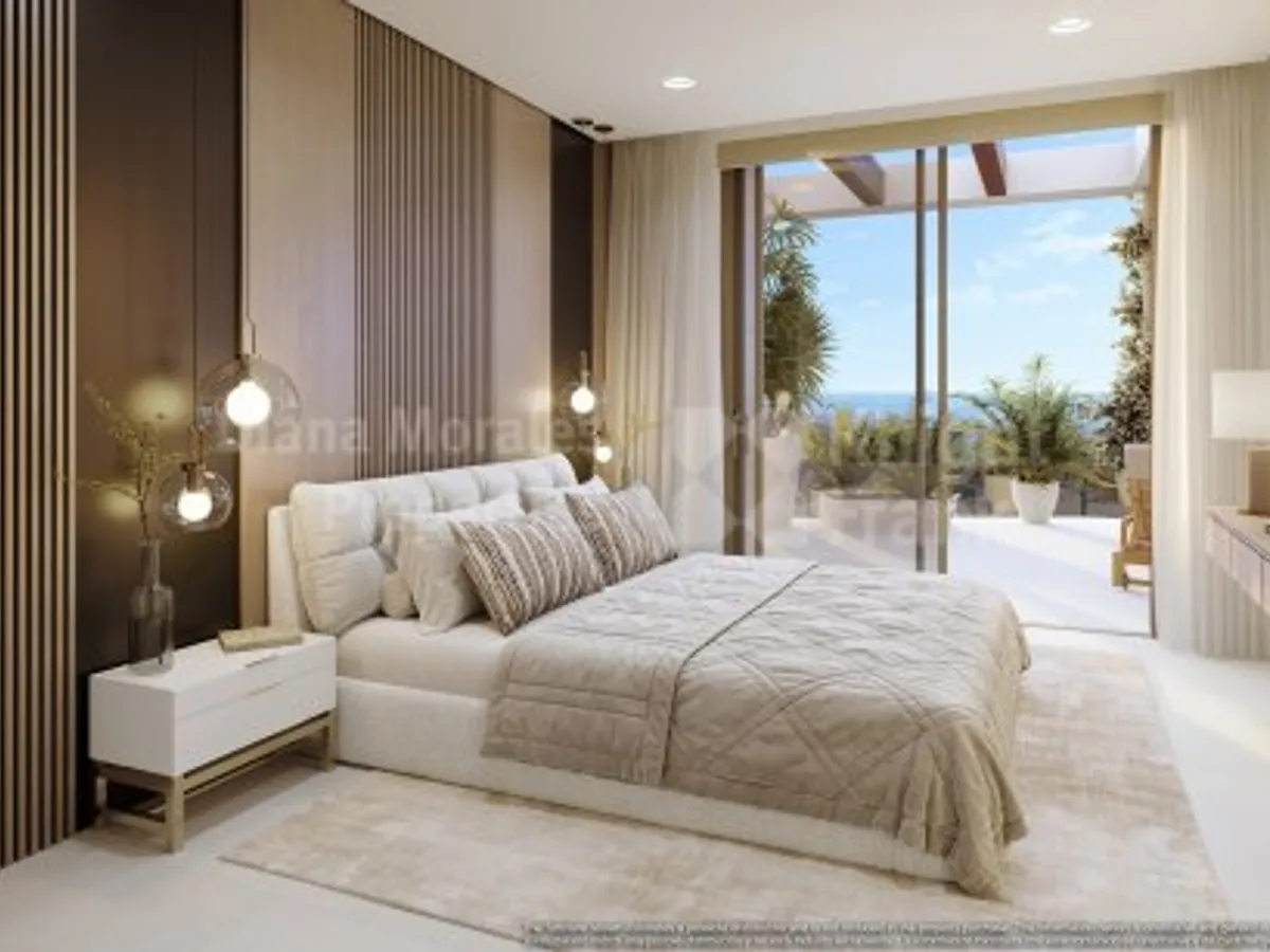 Three bedroom penthouse with a private pool in El Real de la Quinta