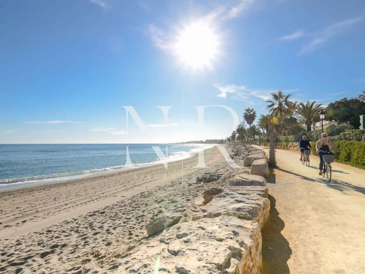 Plot in the Xarblanca residential area with panoramic sea views for sale