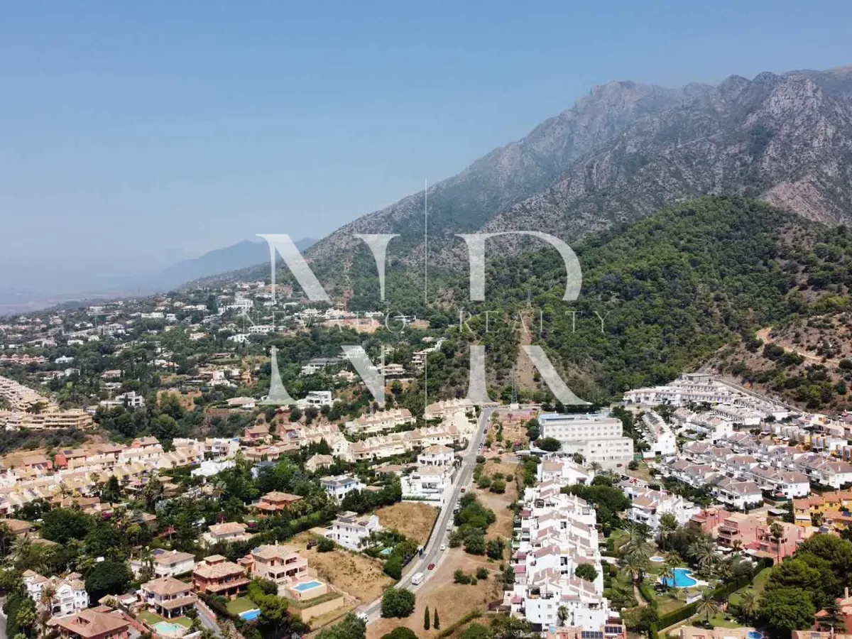 Plot in the Xarblanca residential area with panoramic sea views for sale