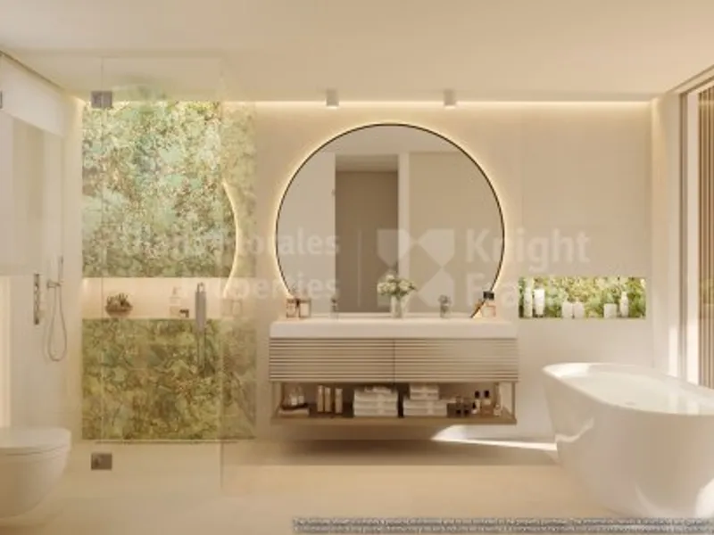 Three bedroom penthouse with a private pool in El Real de la Quinta