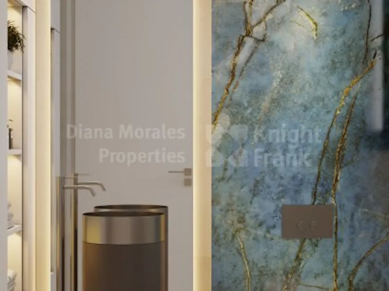 Three bedroom penthouse with a private pool in El Real de la Quinta