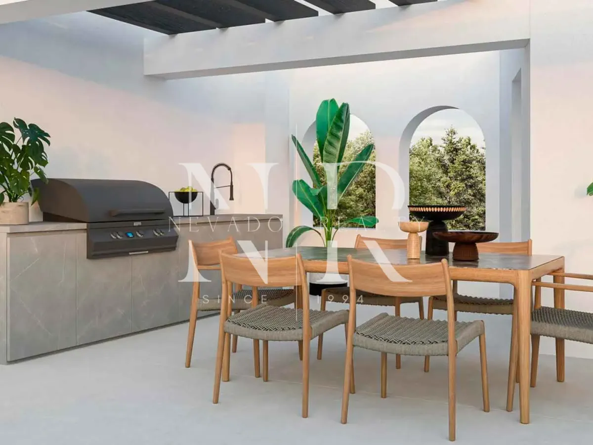 Fully renovated townhouse in La Quinta Golf residential complex for sale