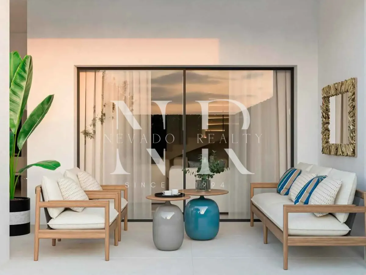 Fully renovated townhouse in La Quinta Golf residential complex for sale