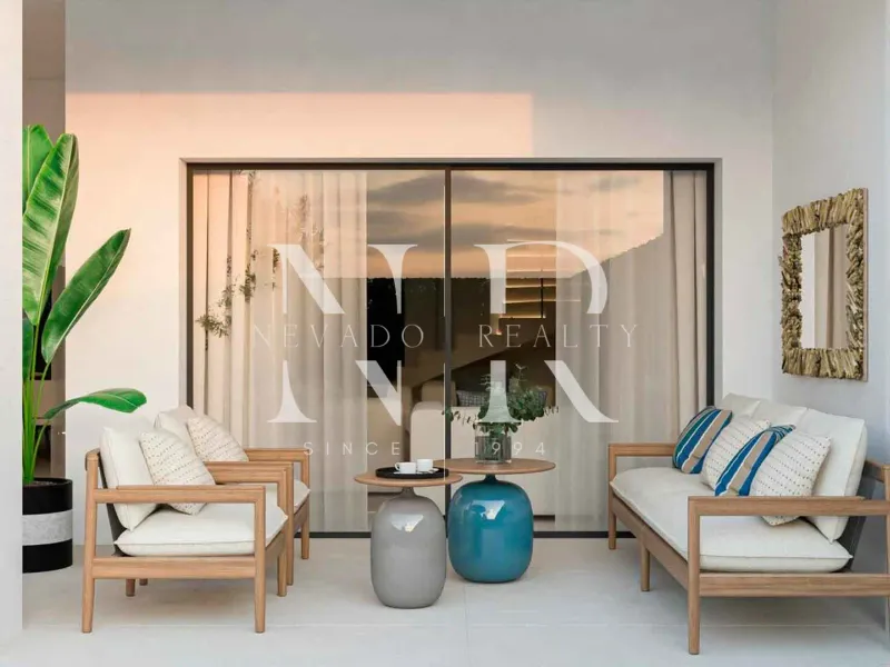 Fully renovated townhouse in La Quinta Golf residential complex for sale