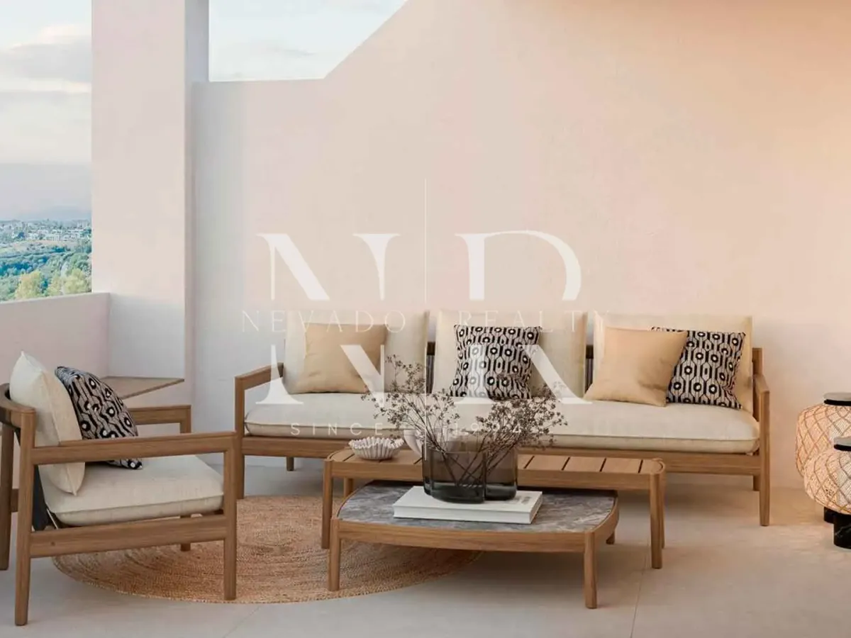 Fully renovated townhouse in La Quinta Golf residential complex for sale