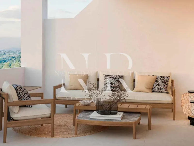 Fully renovated townhouse in La Quinta Golf residential complex for sale