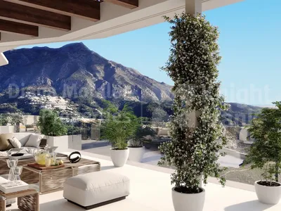 Two bedroom penthouse with a private pool in El Real de la Quinta