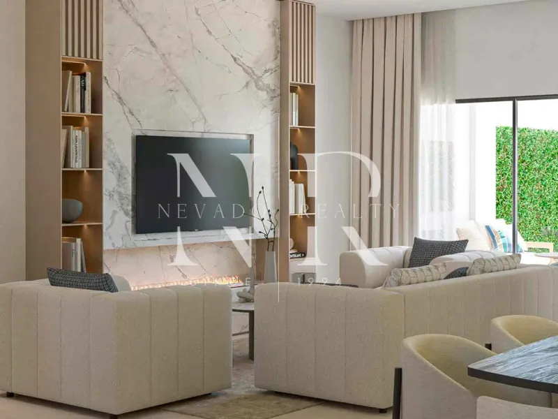 Fully renovated townhouse in La Quinta Golf residential complex for sale