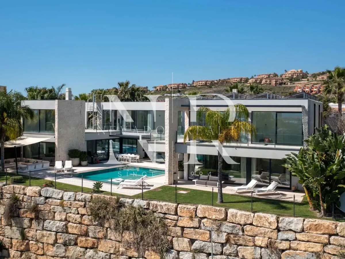 Villa in La Alquería with panoramic sea and golf views for sale