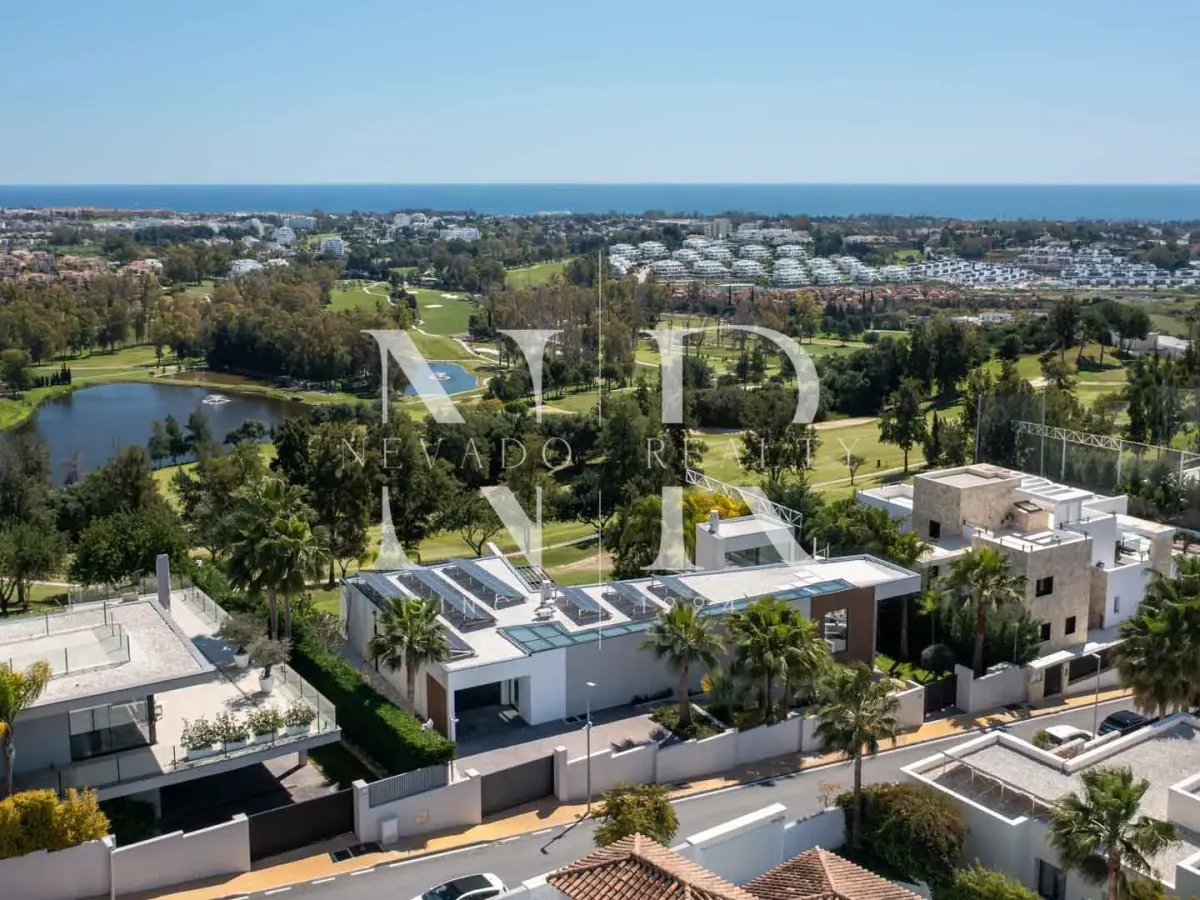 Villa in La Alquería with panoramic sea and golf views for sale