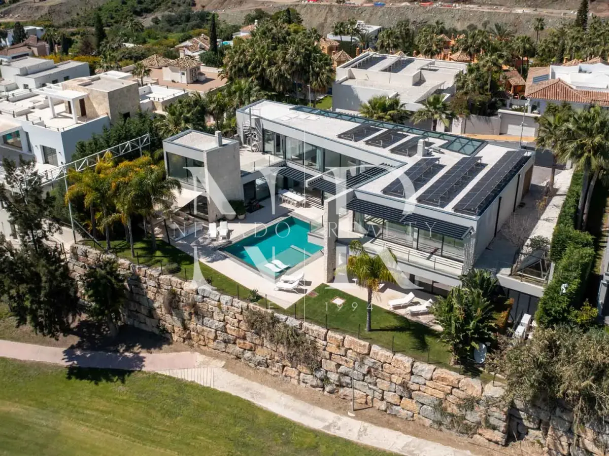 Villa in La Alquería with panoramic sea and golf views for sale