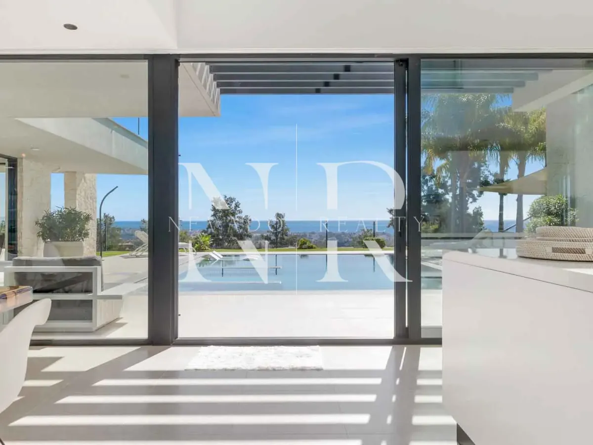 Villa in La Alquería with panoramic sea and golf views for sale