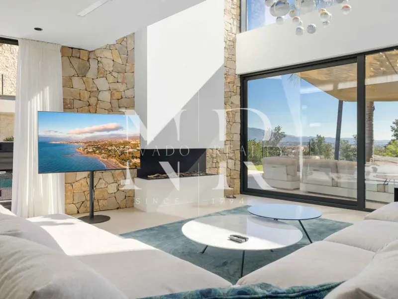 Villa in La Alquería with panoramic sea and golf views for sale