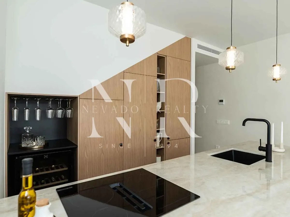 Fully renovated townhouse for sale in La Rinconada residential complex