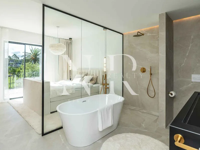 Fully renovated townhouse for sale in La Rinconada residential complex