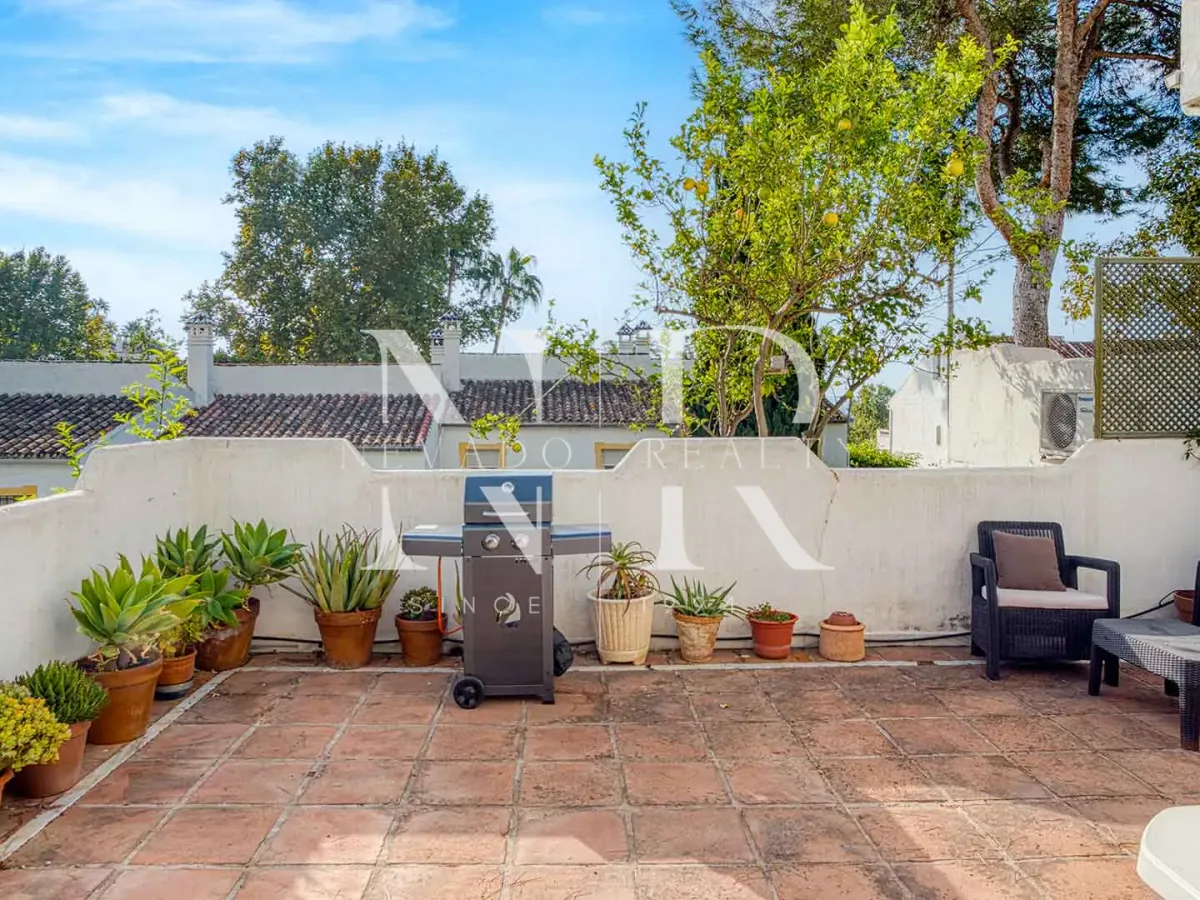 Semi-detached house in El Capricho residential complex for sale