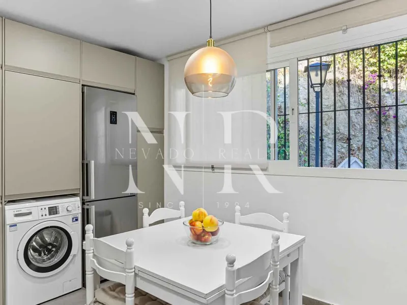 Semi-detached house in El Capricho residential complex for sale