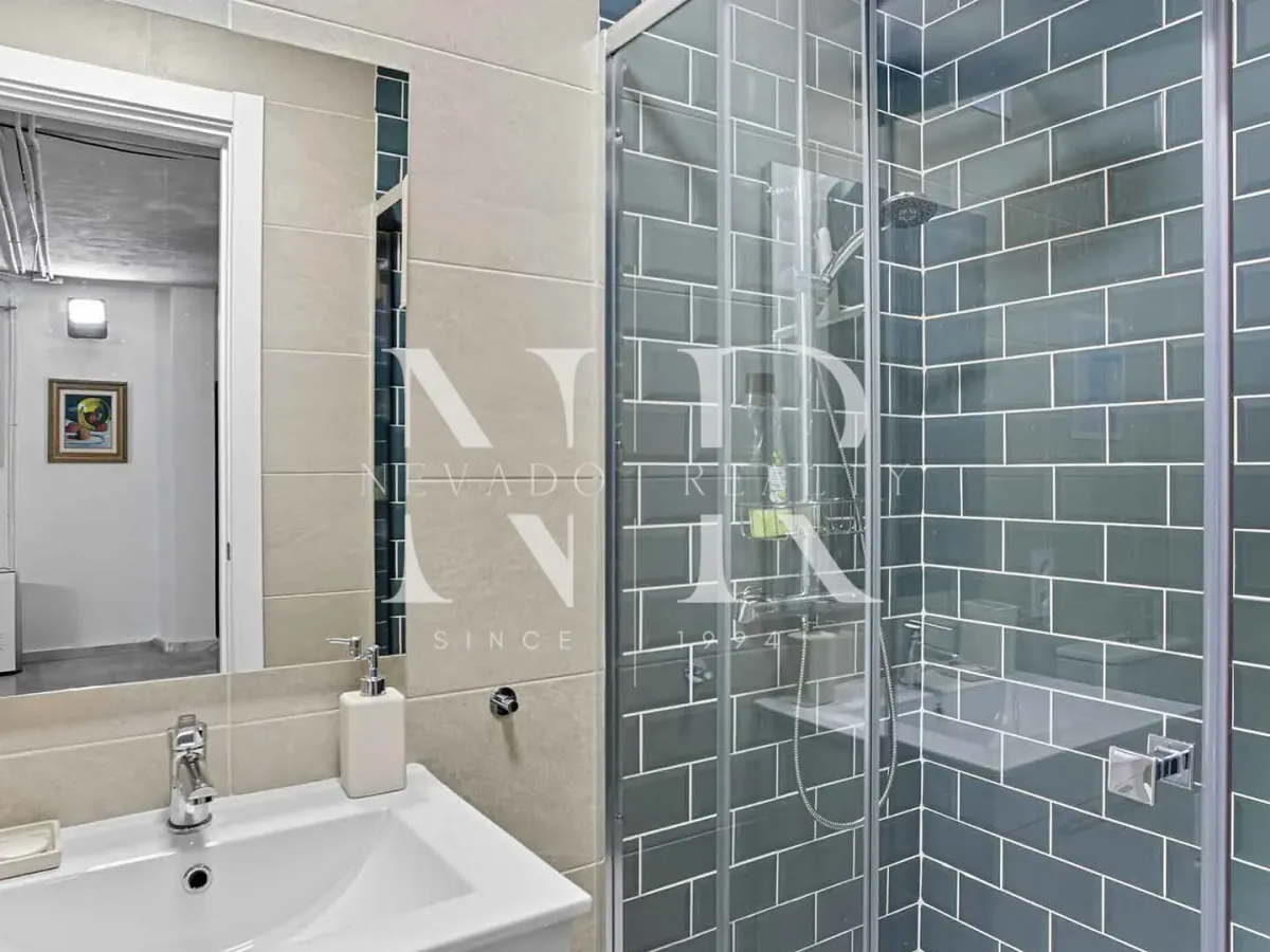 Semi-detached house in El Capricho residential complex for sale