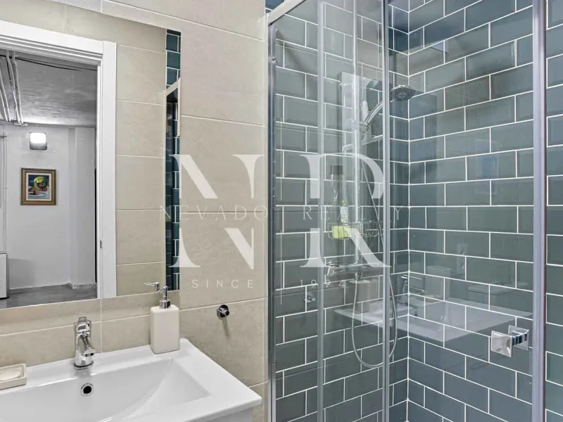 Semi-detached house in El Capricho residential complex for sale